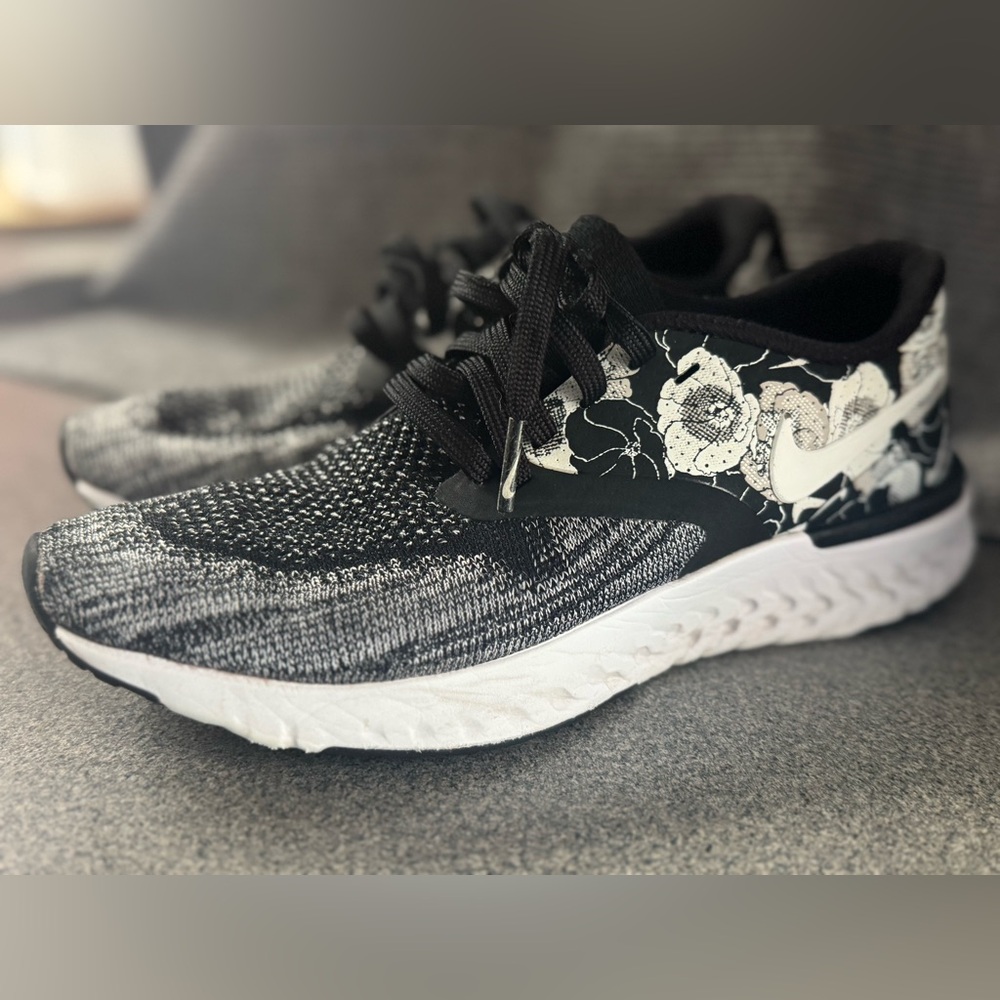 Nike Odyssey React 2 FlyKnit Flower Performance Sneakers, Used, Sz 5